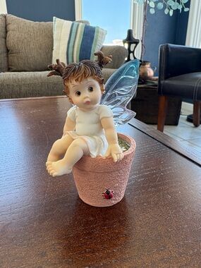 "My Little Kitchen Fairies Oopsey Daisy Fairie" figurine, Enesco